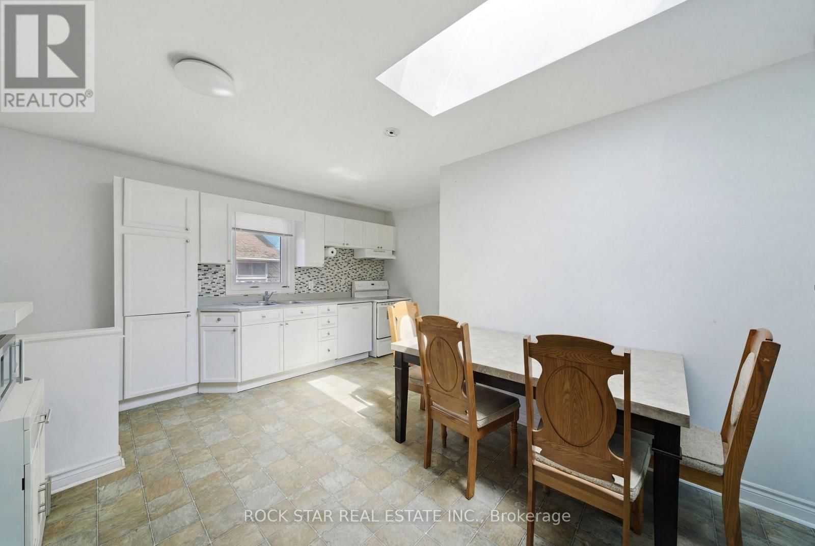 250 GRANTHAM AVENUE Image 17