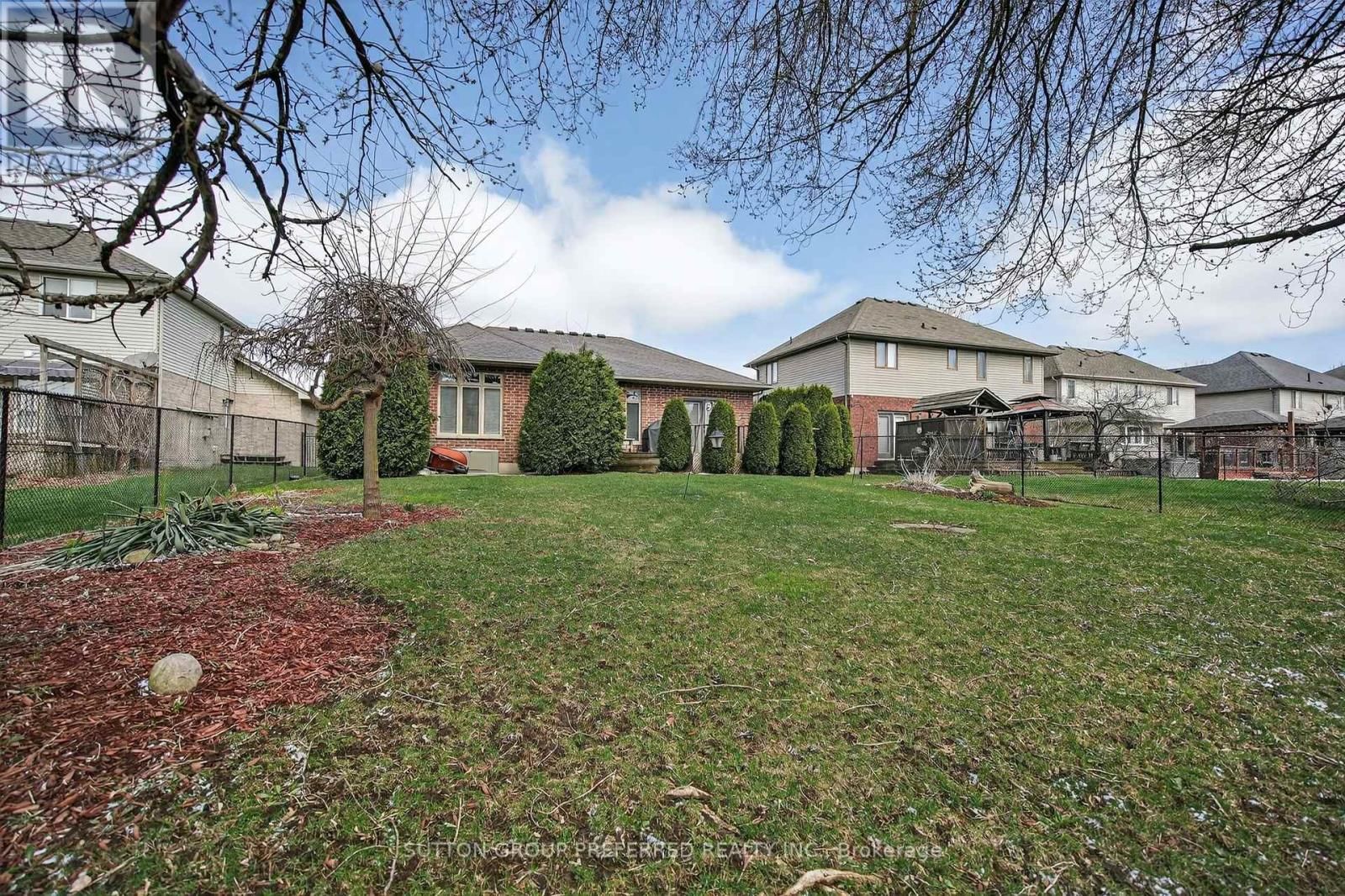 22 SPRINGFIELD WAY Image 46