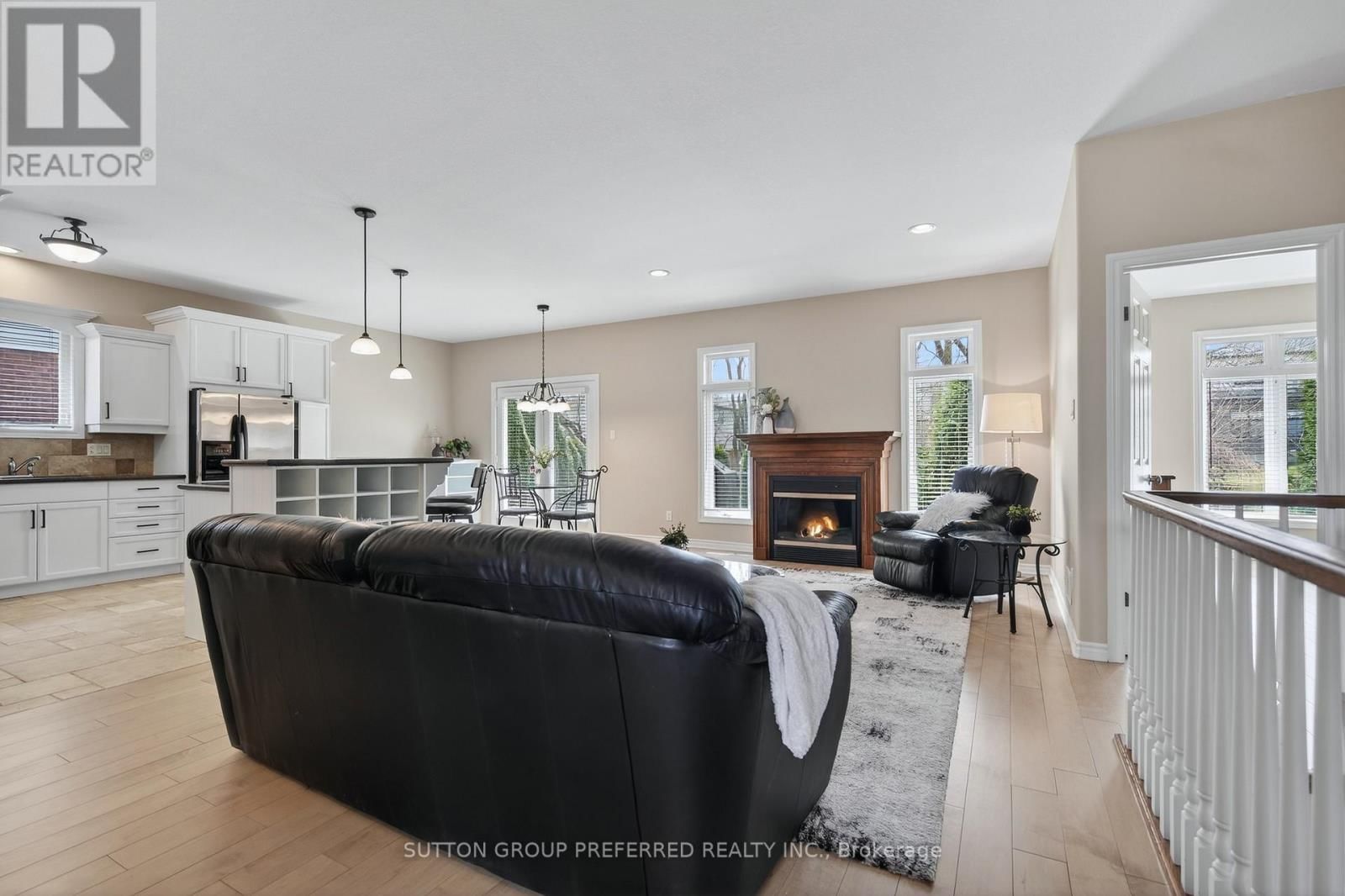 22 SPRINGFIELD WAY Image 7