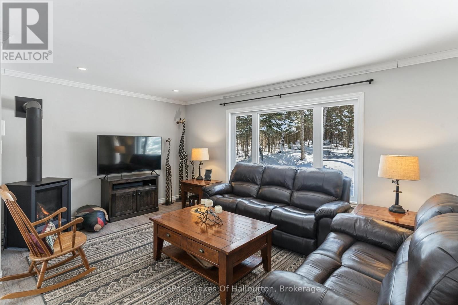 260 MOUNTAIN STREET Image 12