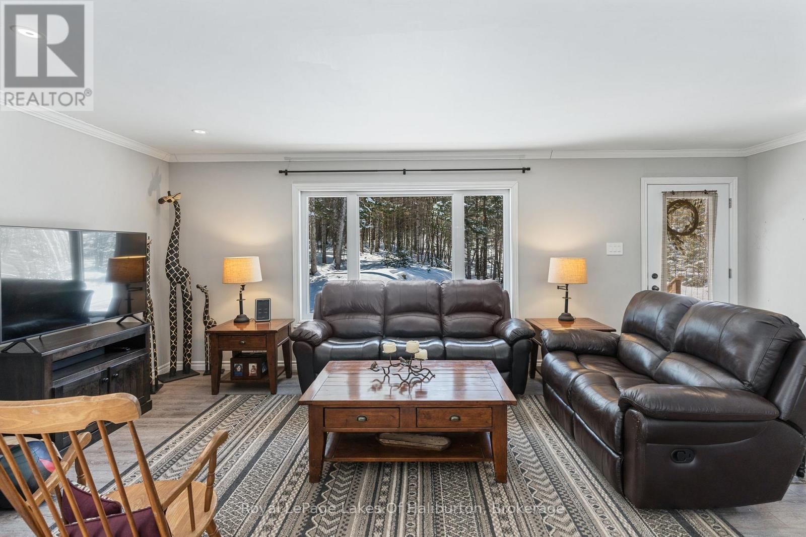 260 MOUNTAIN STREET Image 13