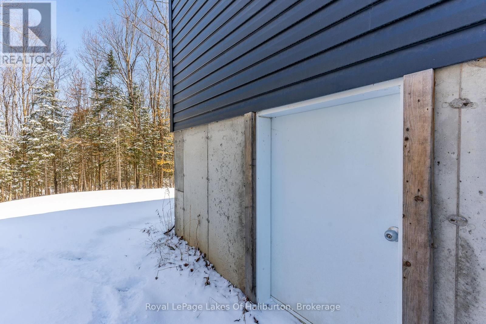 260 MOUNTAIN STREET Image 40