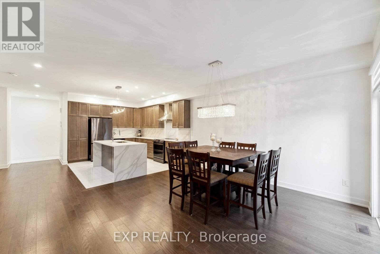 748 OVATION GROVE Image 15