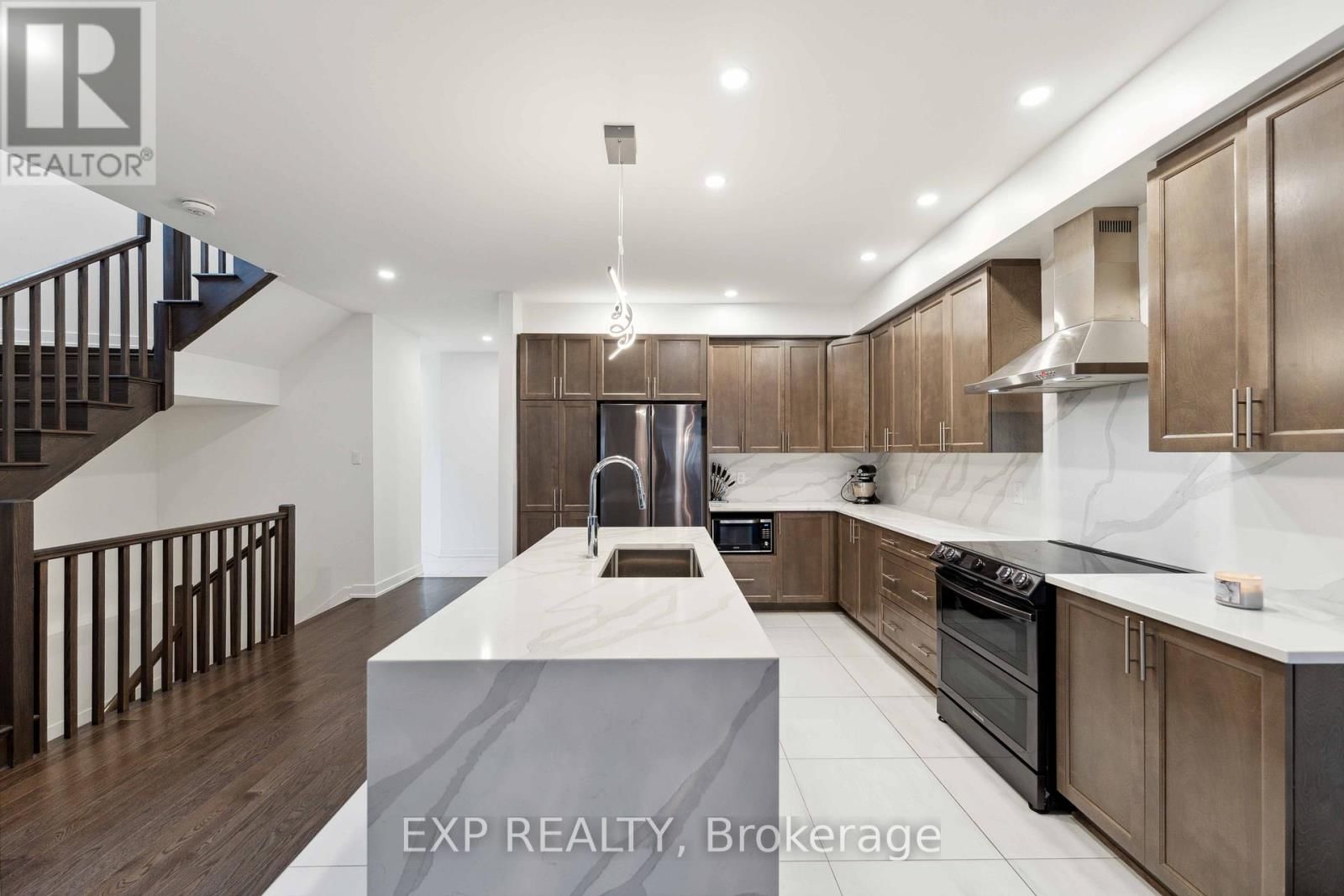 748 OVATION GROVE Image 17