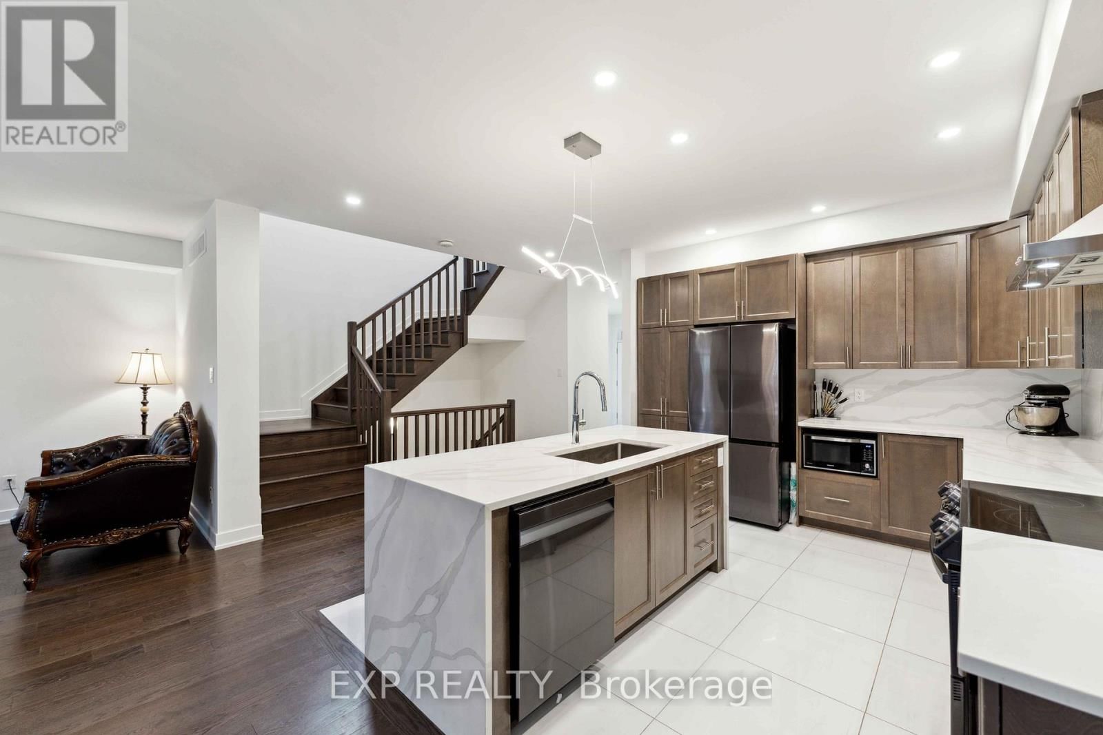 748 OVATION GROVE Image 18