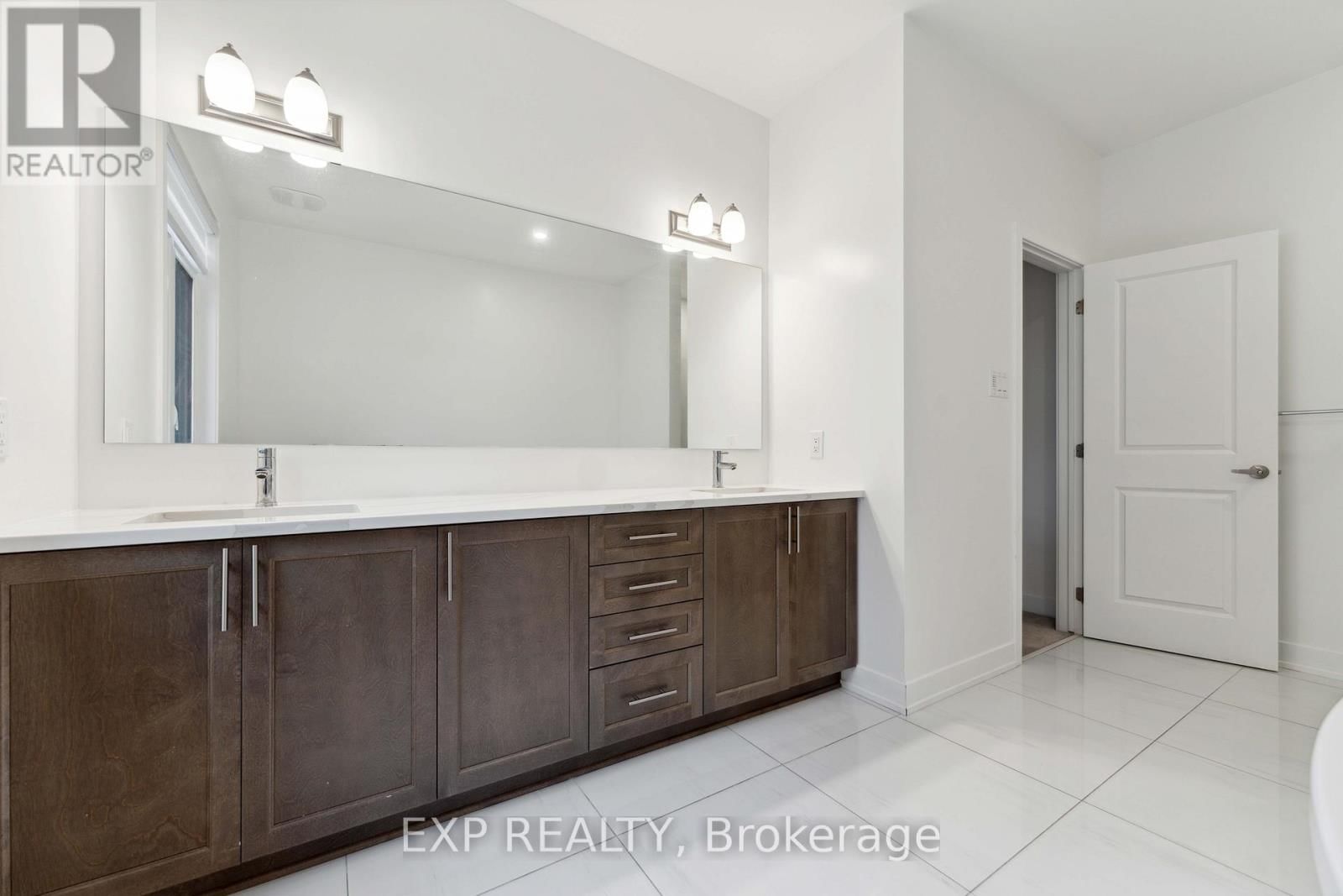 748 OVATION GROVE Image 29