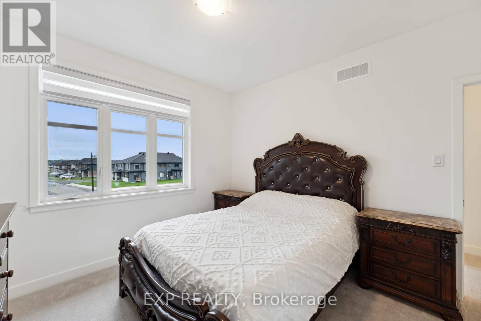 748 OVATION GROVE Image 33