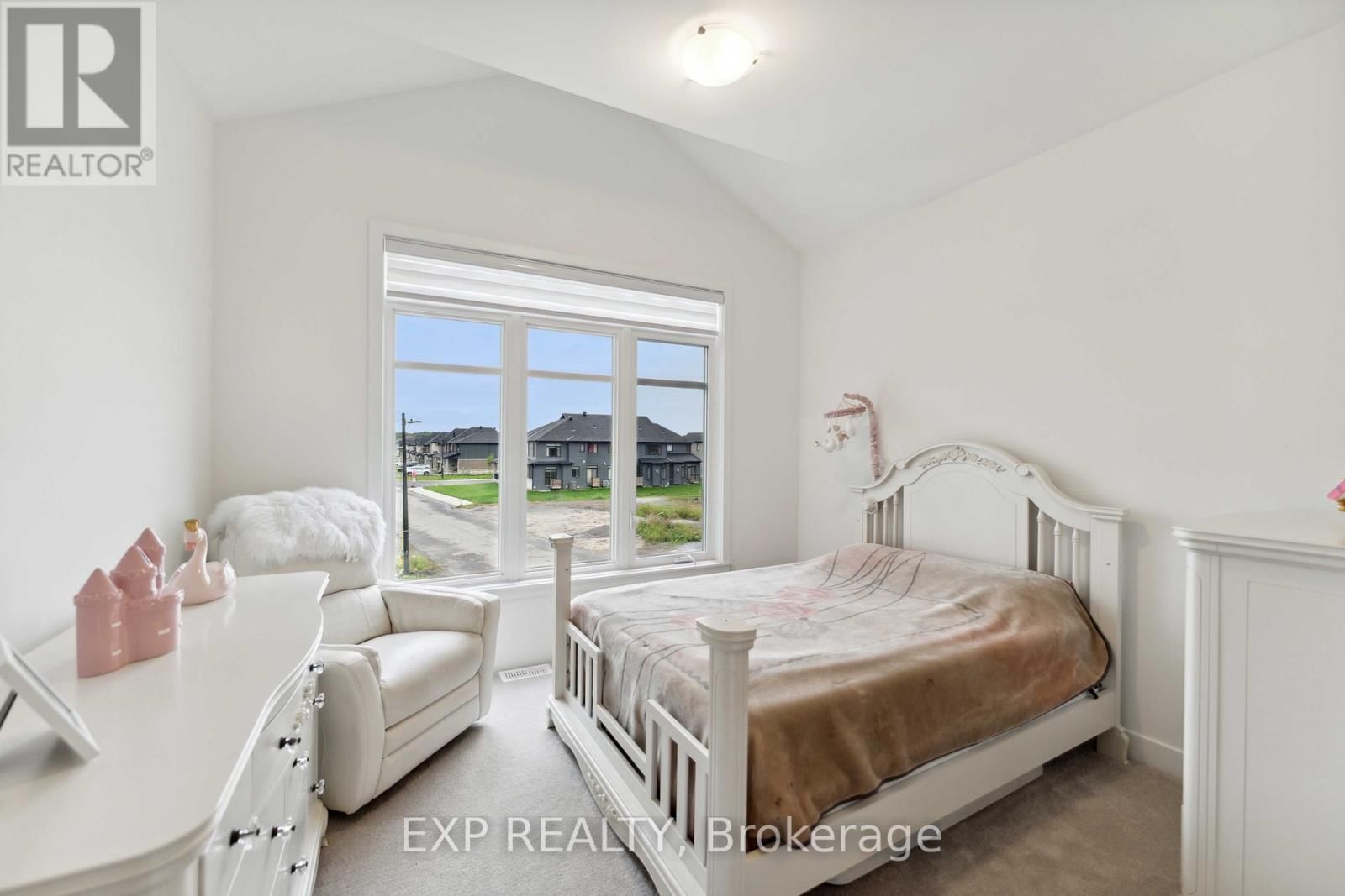 748 OVATION GROVE Image 34