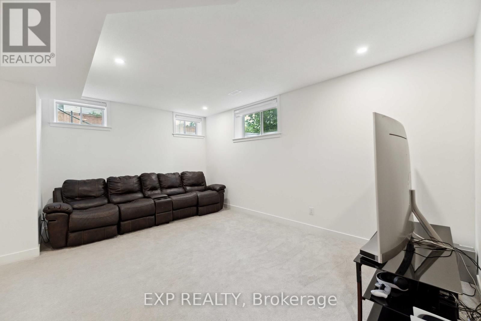 748 OVATION GROVE Image 39