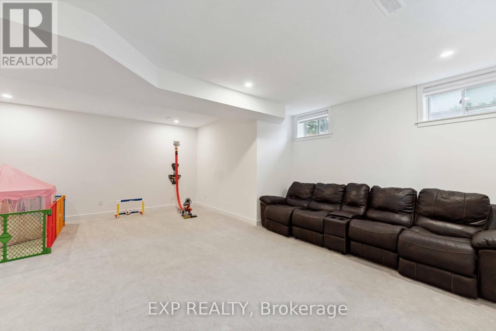 748 OVATION GROVE Image 40