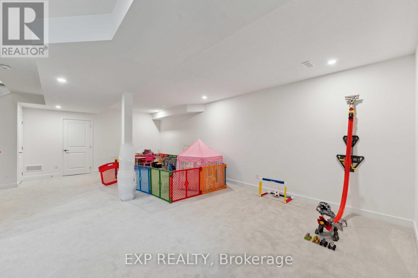 748 OVATION GROVE Image 41