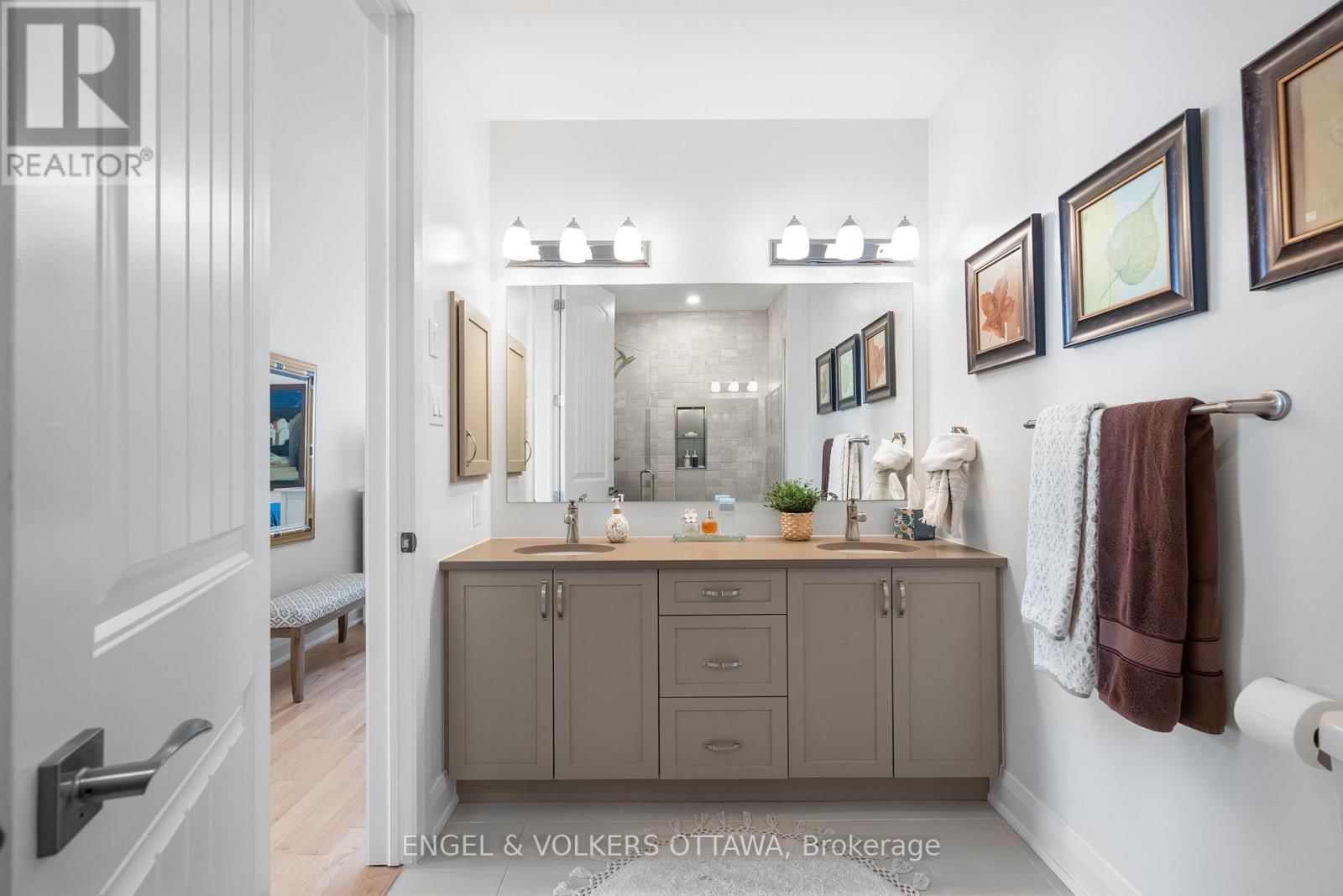 402 - 110 CORTILE PRIVATE Image 26