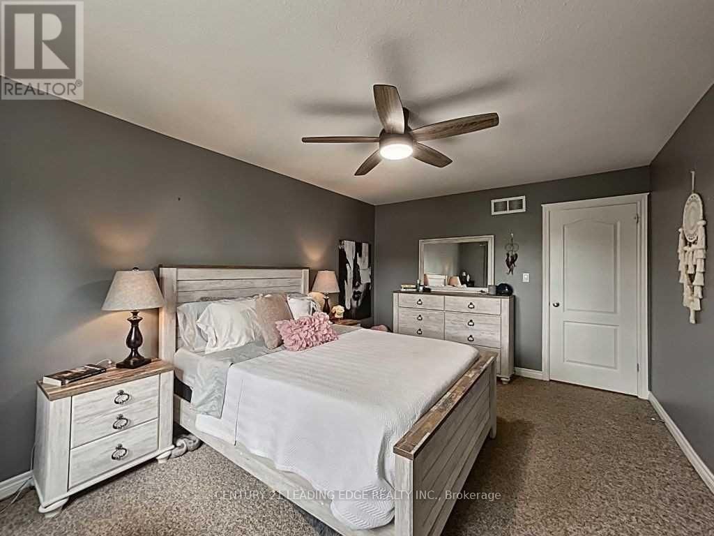 9 - 124 COLLEGE STREET Image 13