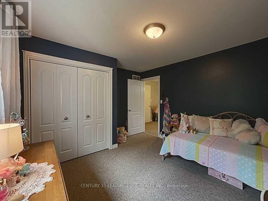 9 - 124 COLLEGE STREET Image 15