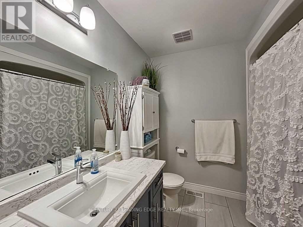 9 - 124 COLLEGE STREET Image 18