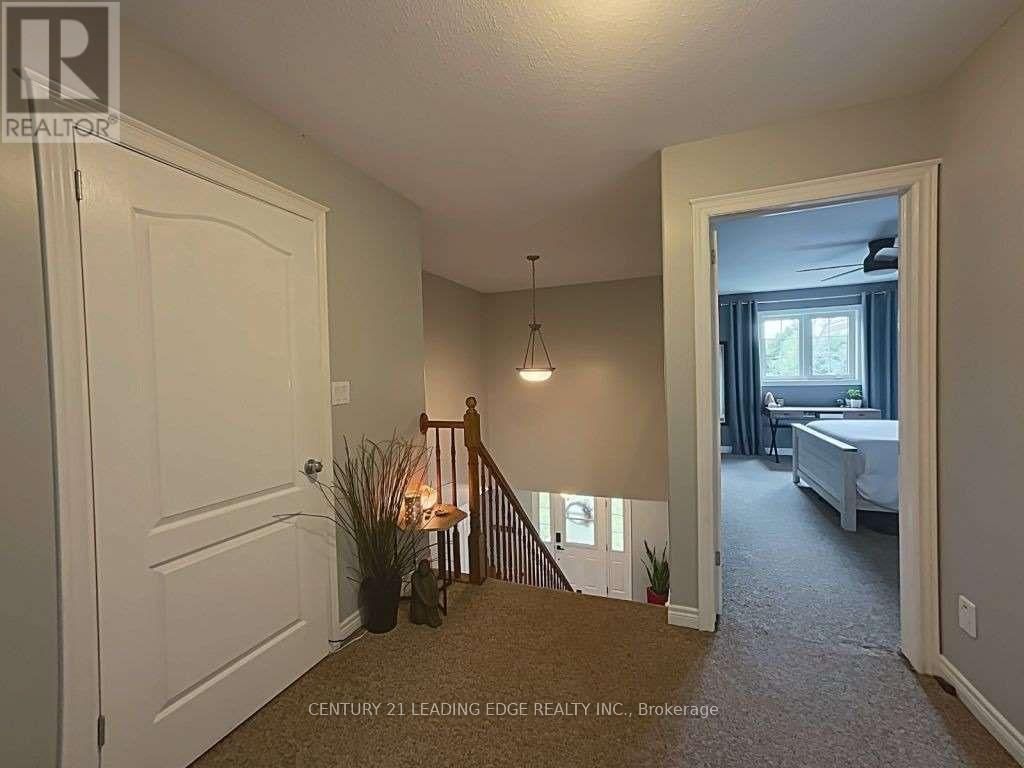 9 - 124 COLLEGE STREET Image 19