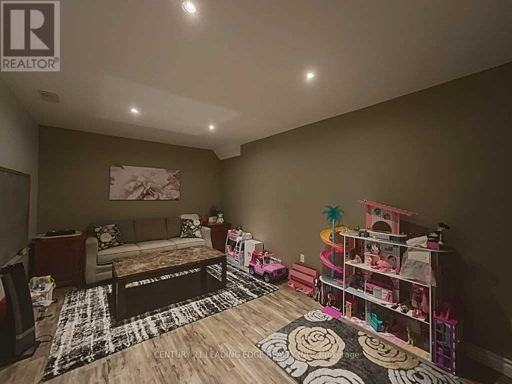 9 - 124 COLLEGE STREET Image 20