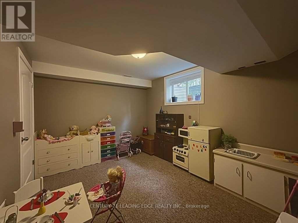 9 - 124 COLLEGE STREET Image 22