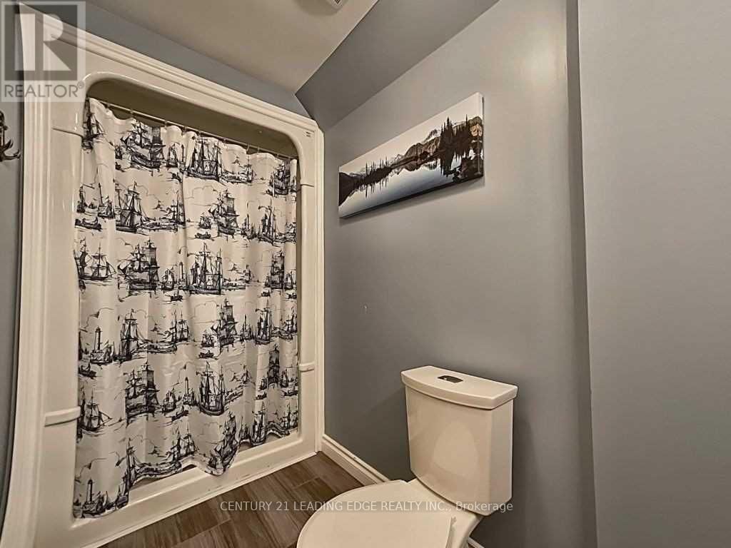 9 - 124 COLLEGE STREET Image 24