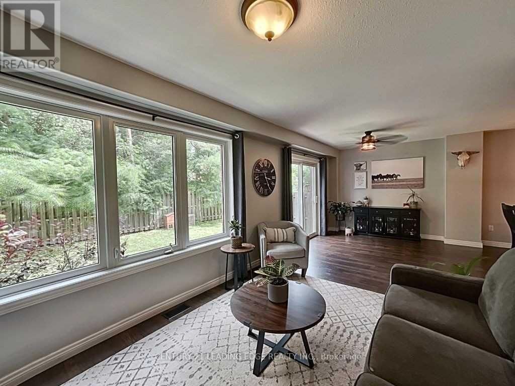 9 - 124 COLLEGE STREET Image 6