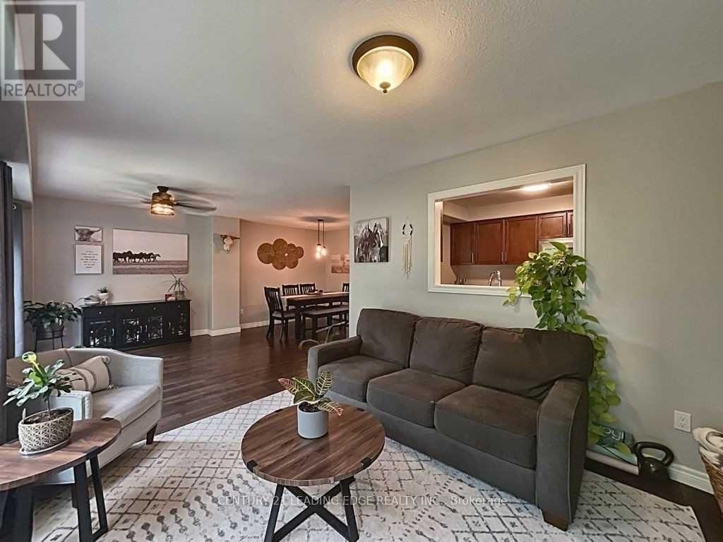 9 - 124 COLLEGE STREET Image 7