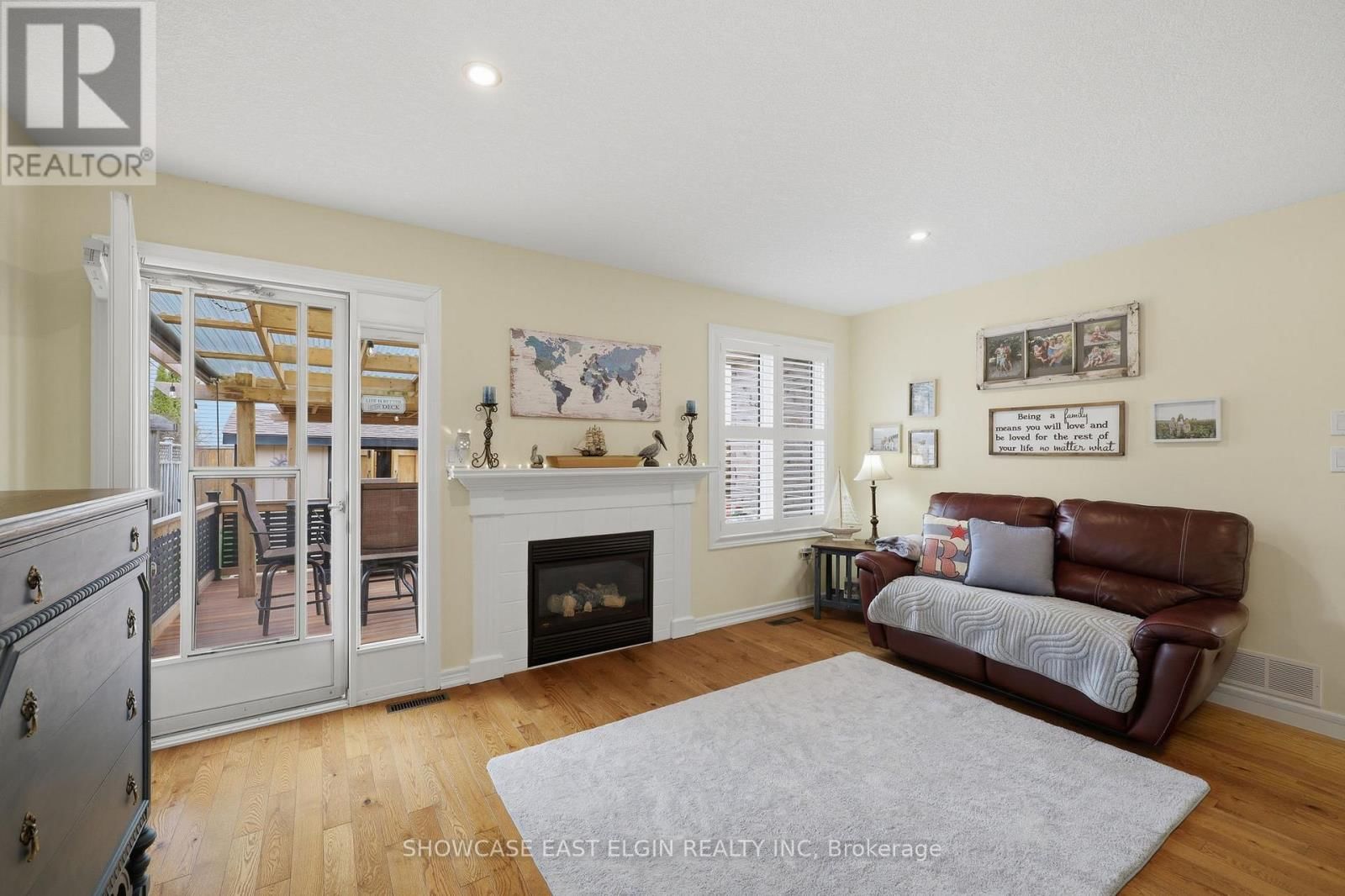 2 HARRINGTON CRESCENT Image 3