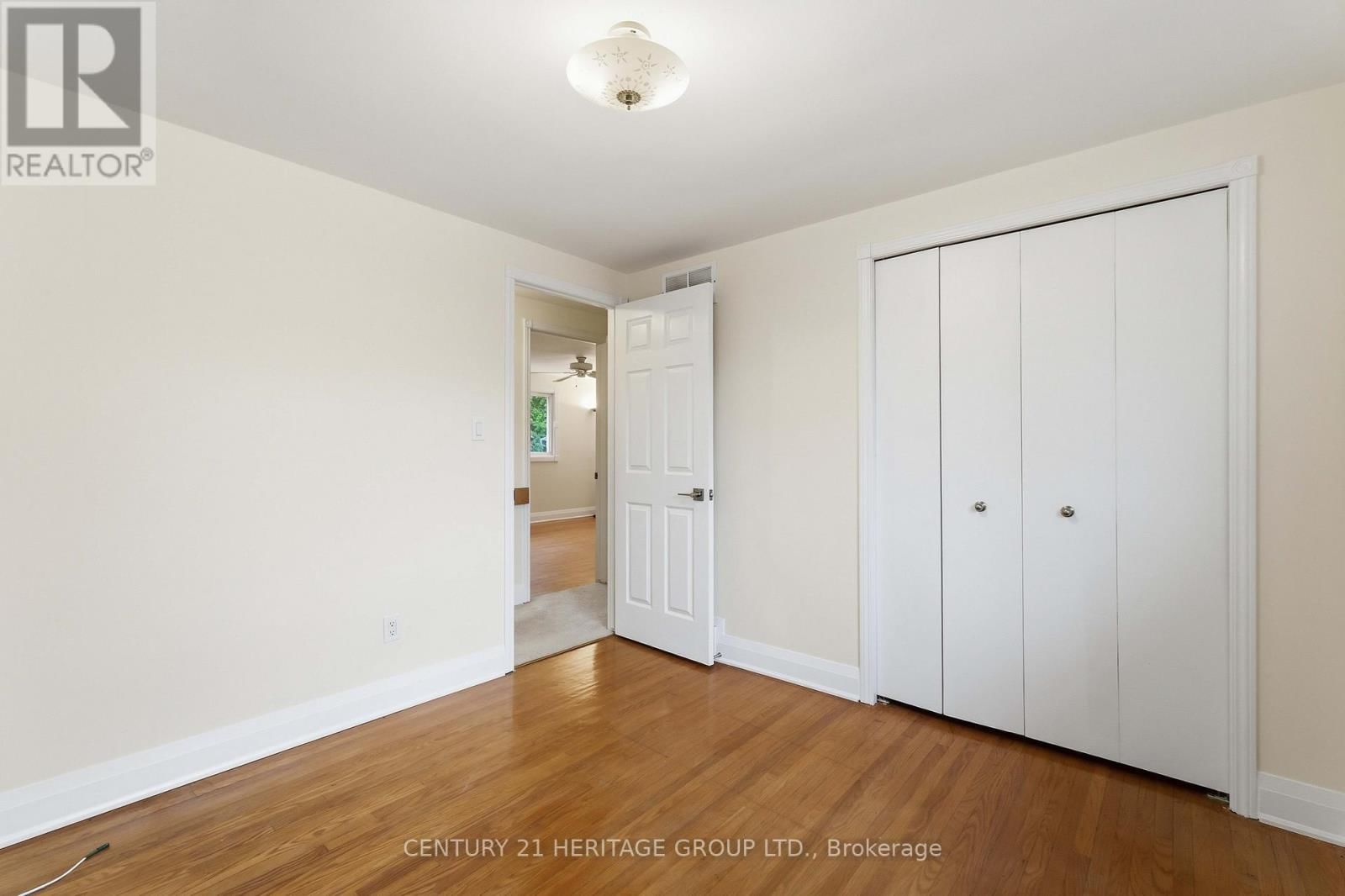 12 ROLAND ROAD Image 15