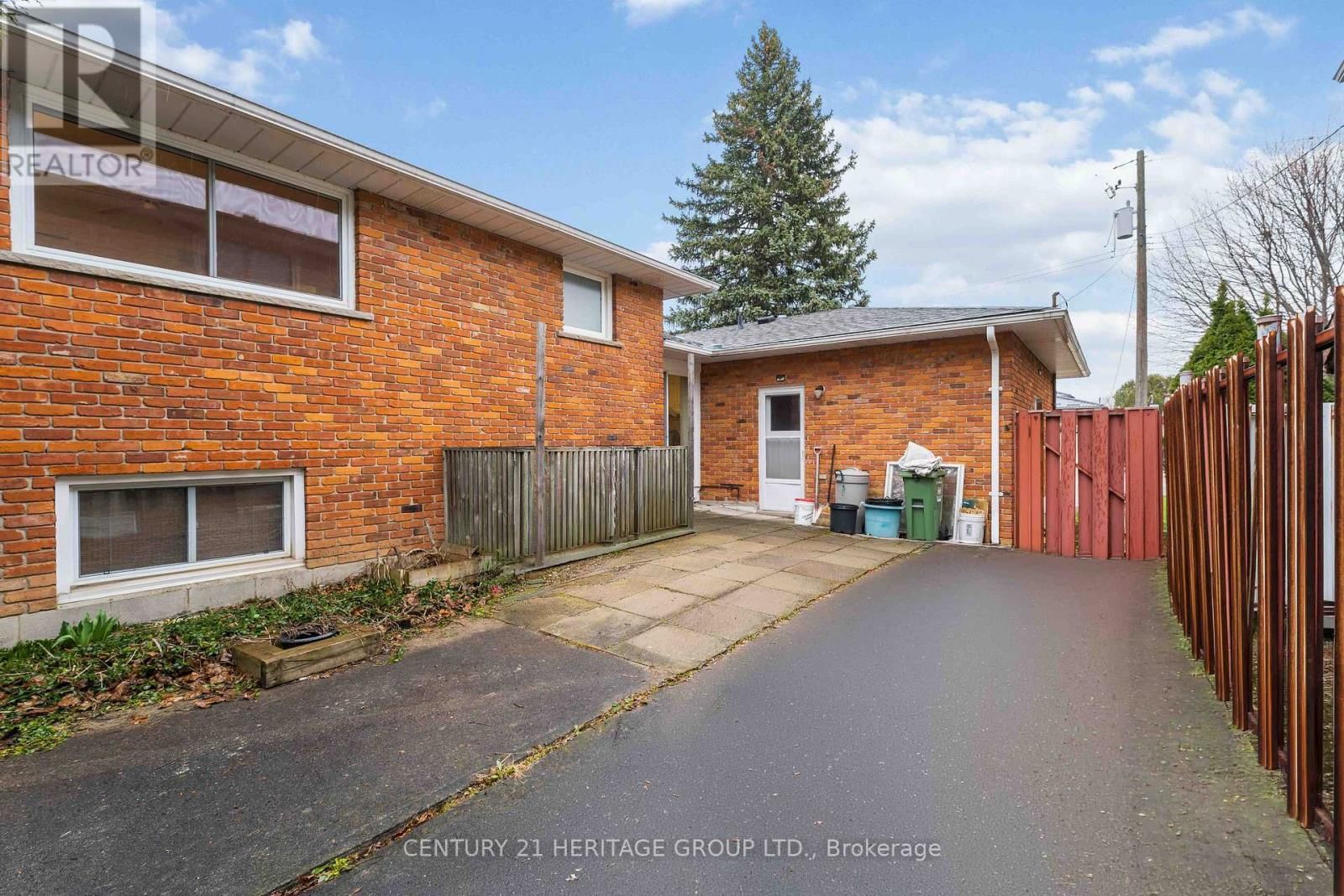 12 ROLAND ROAD Image 29