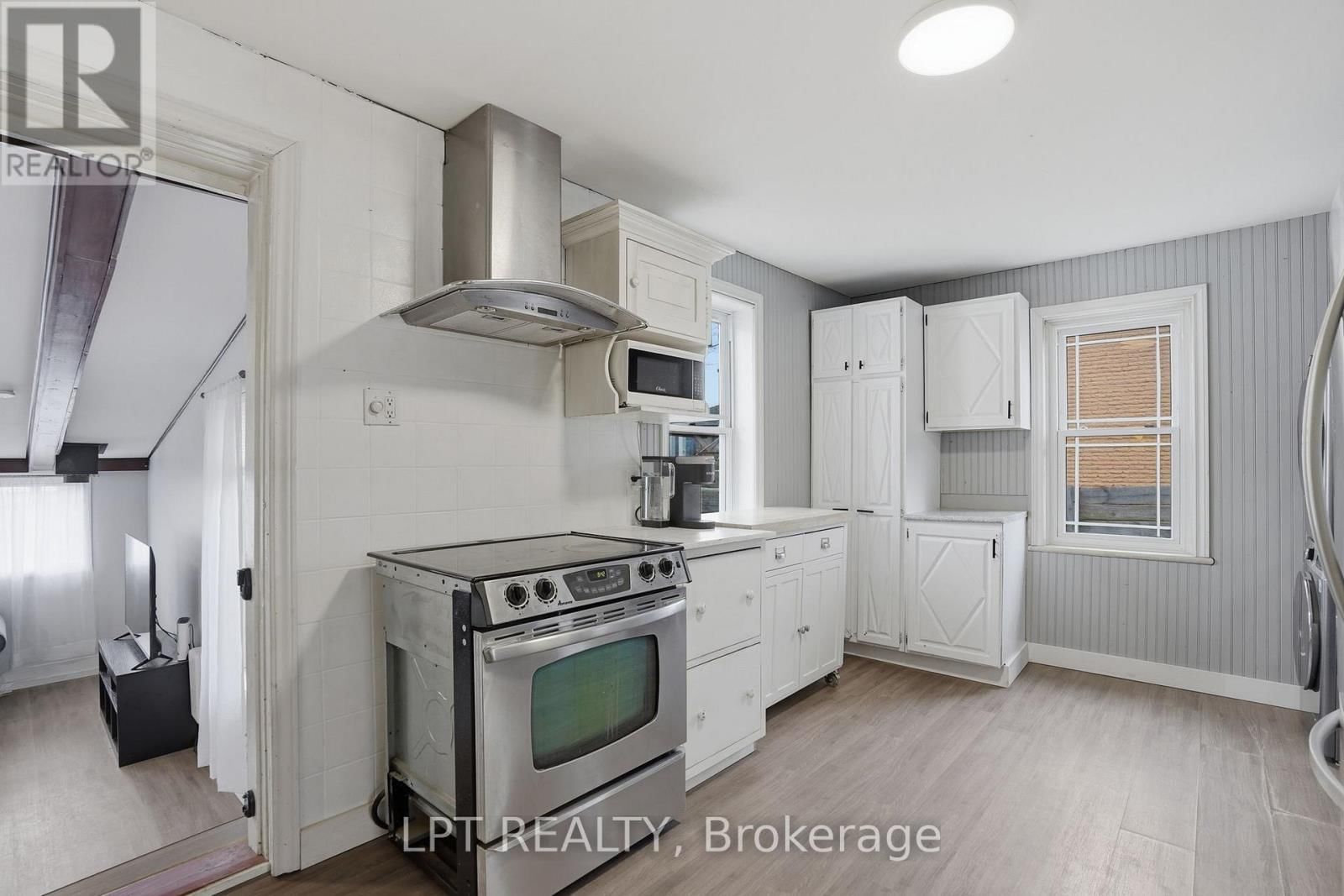 46 MILL STREET Image 10