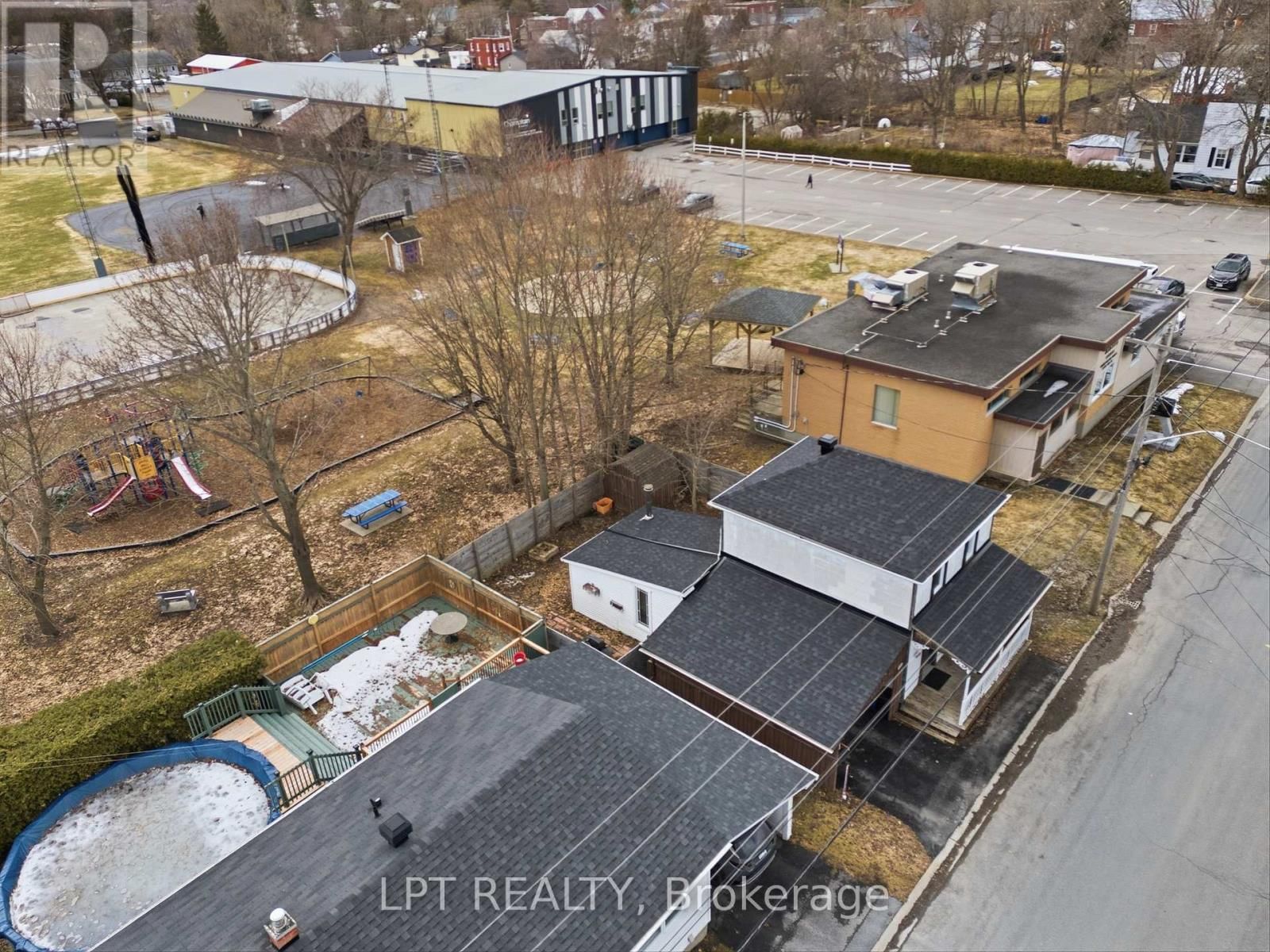 46 MILL STREET Image 32