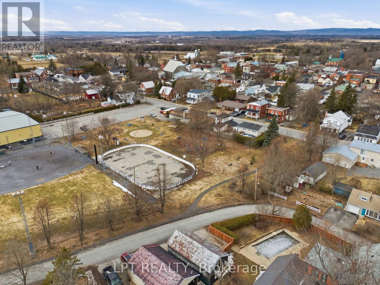 46 MILL STREET Image 34