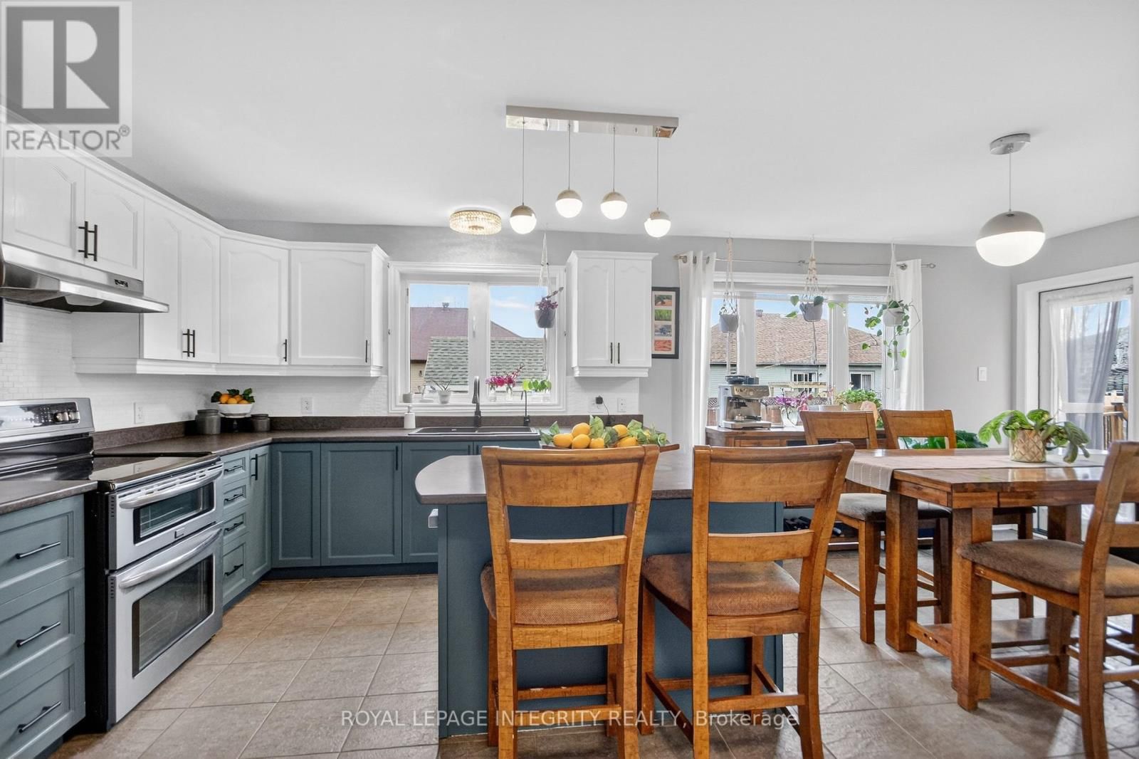 98 MAYER STREET Image 13