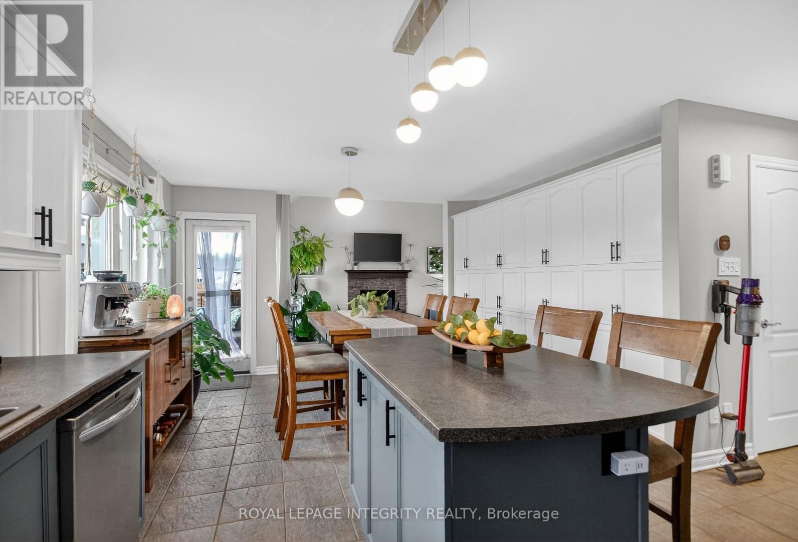 98 MAYER STREET Image 14