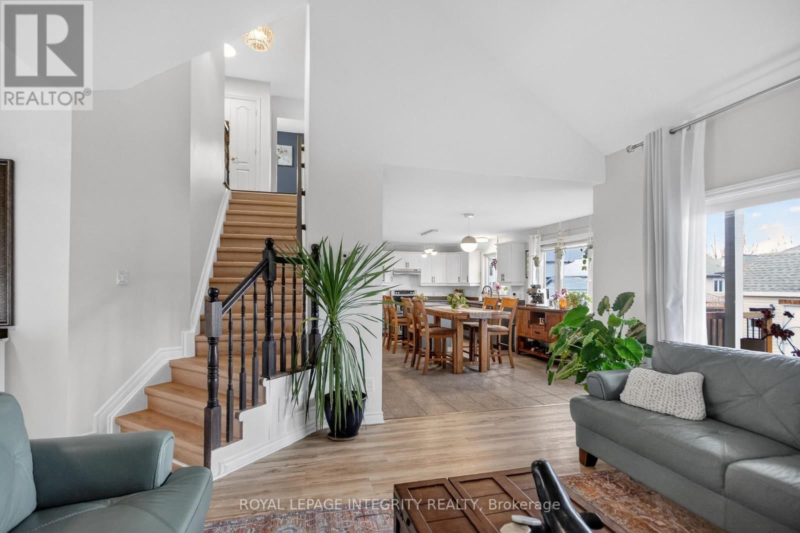 98 MAYER STREET Image 15