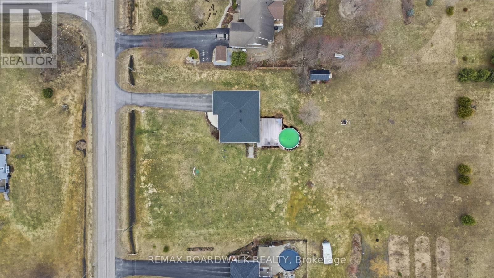 157 MACPHERSON WAY, RR #7 WAY Image 39