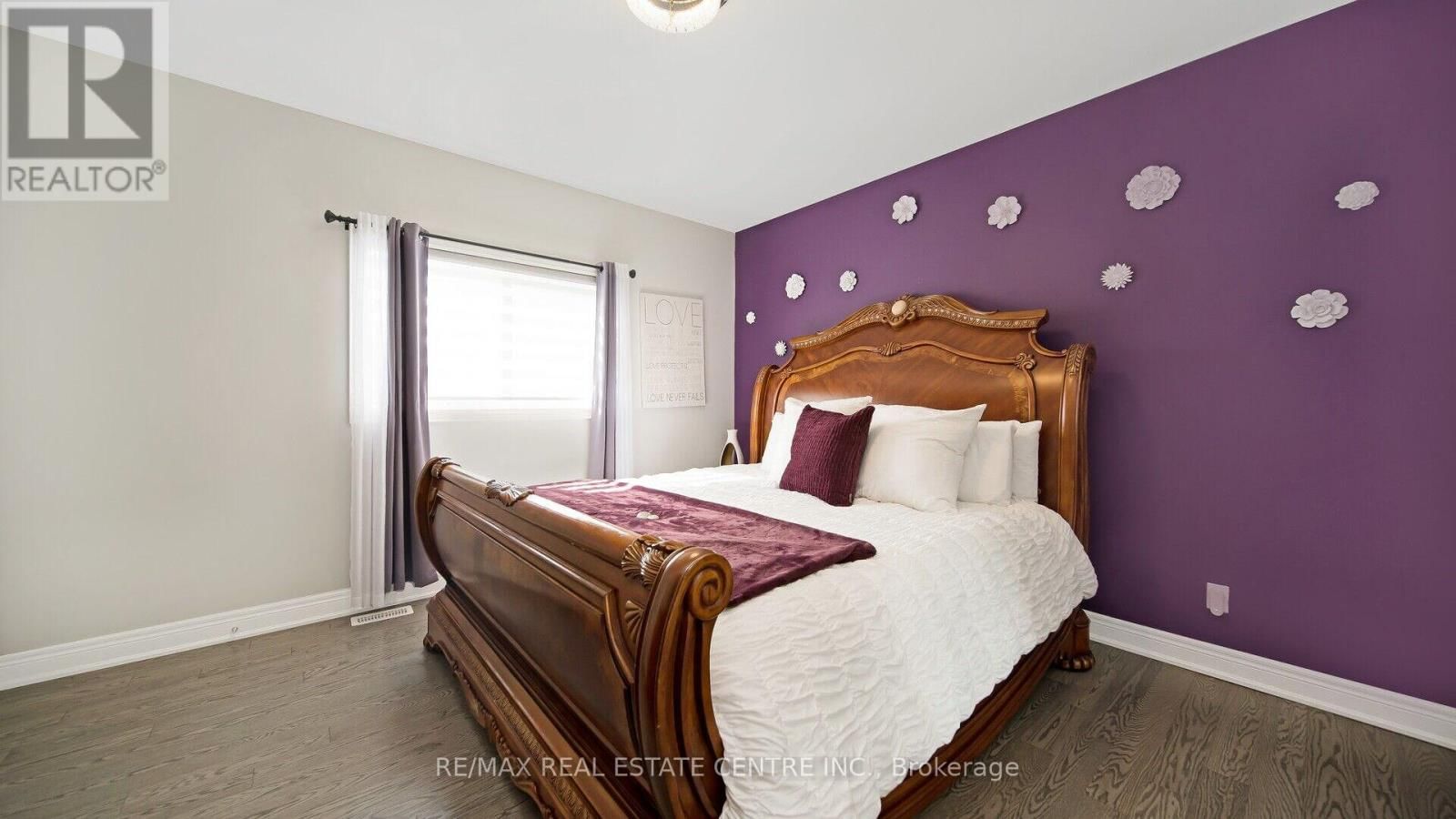 869 BURWELL STREET Image 19