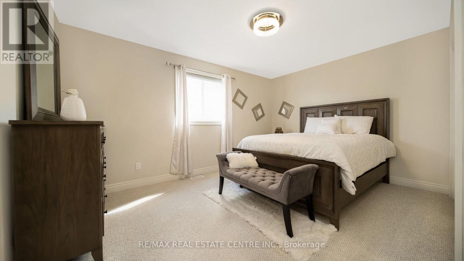 869 BURWELL STREET Image 23