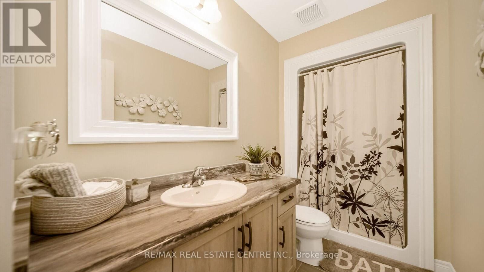 869 BURWELL STREET Image 28