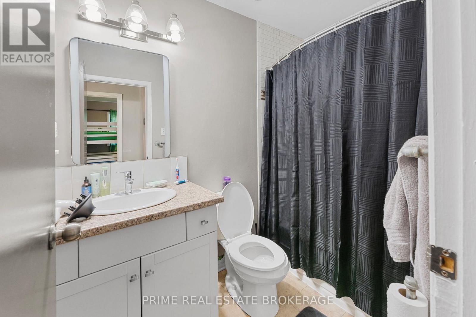 231 GREENWOOD AVENUE Image 23