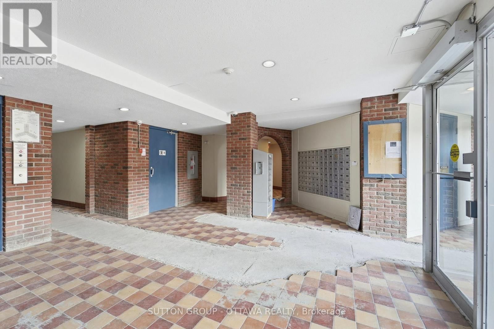 308B - 2041 ARROWSMITH DRIVE Image 22