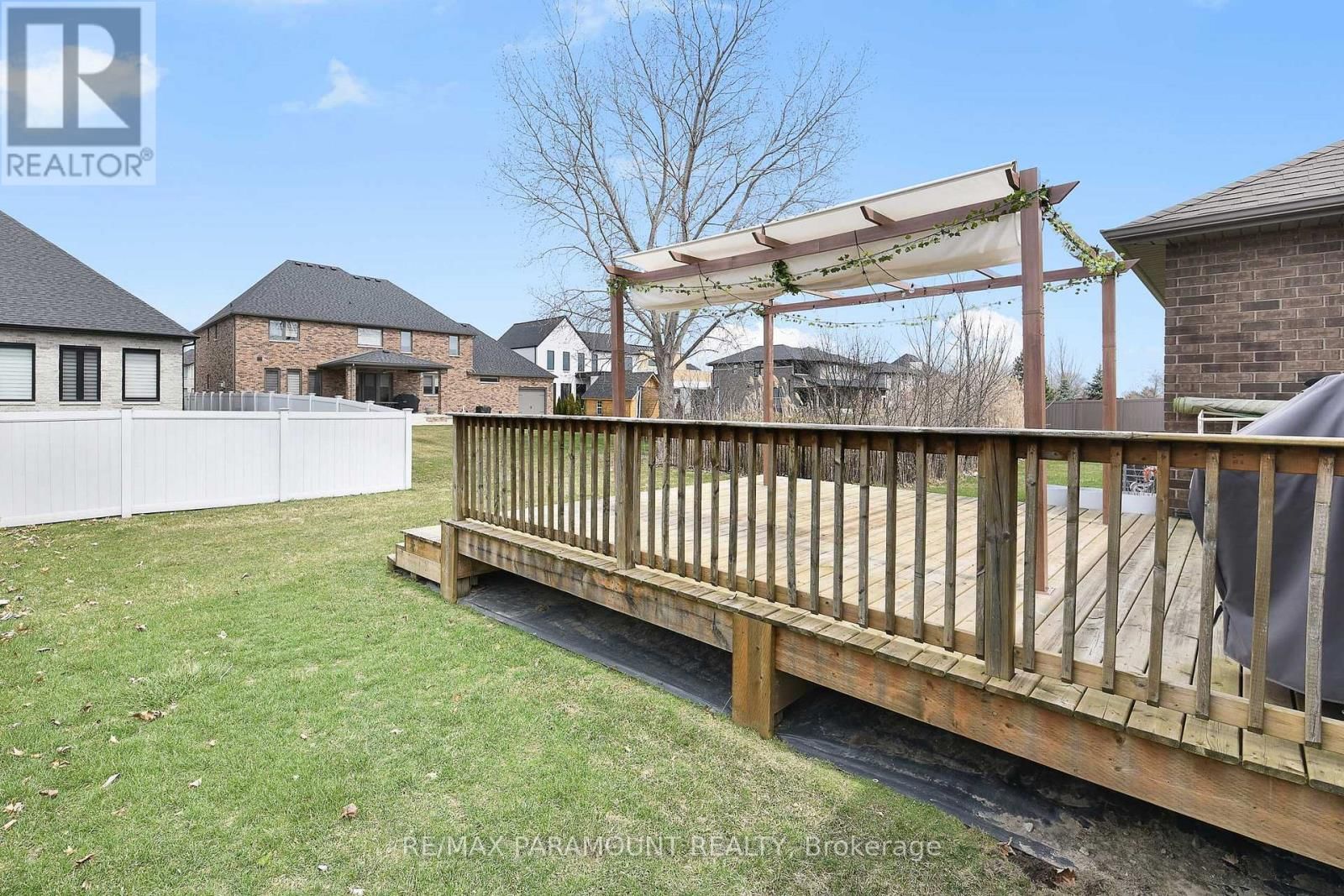 4061 ST FRANCIS CRESCENT Image 31