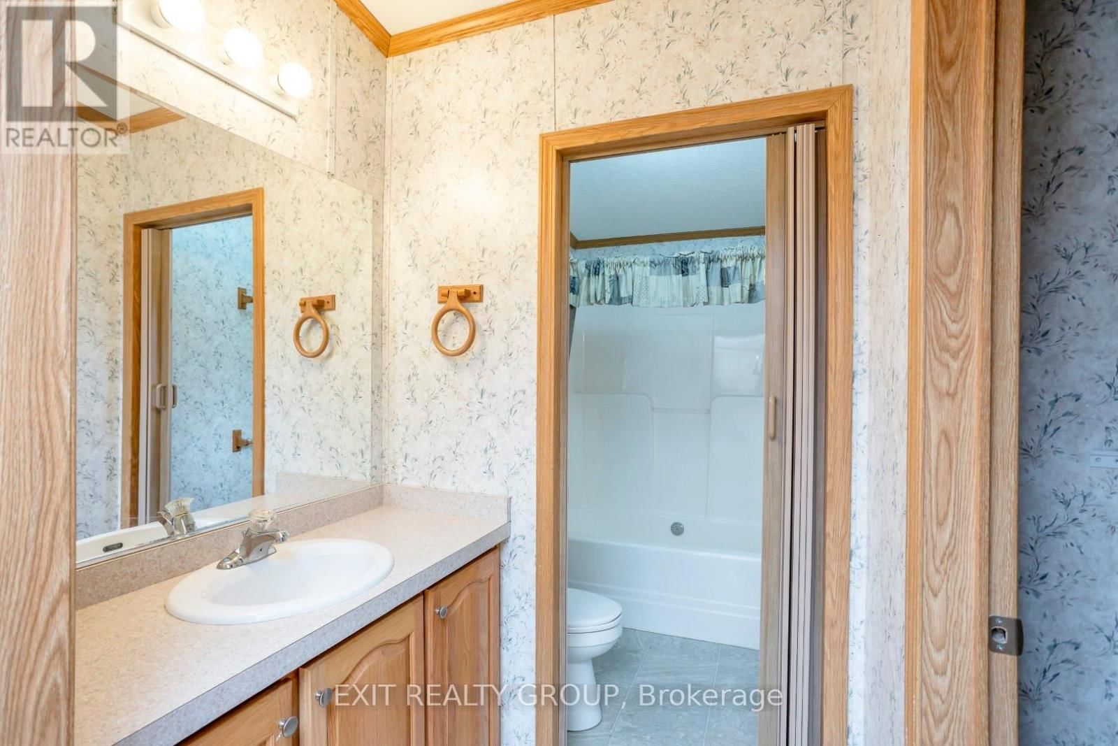 5-152 CONCESSION ROAD 11 W Image 17