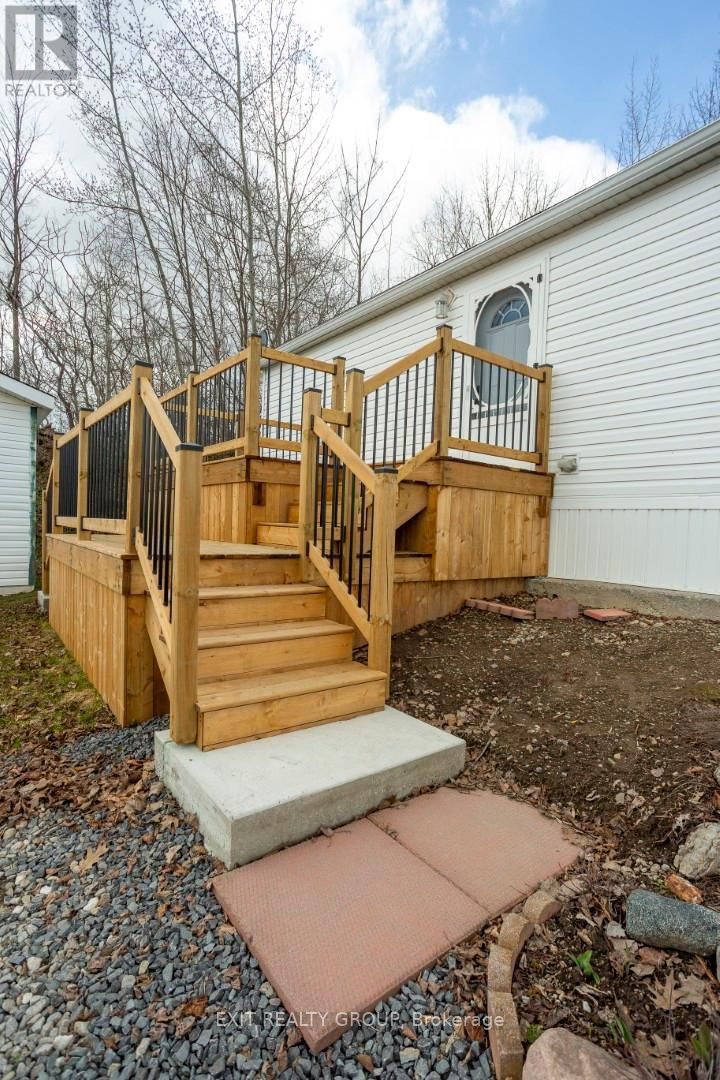 5-152 CONCESSION ROAD 11 W Image 28