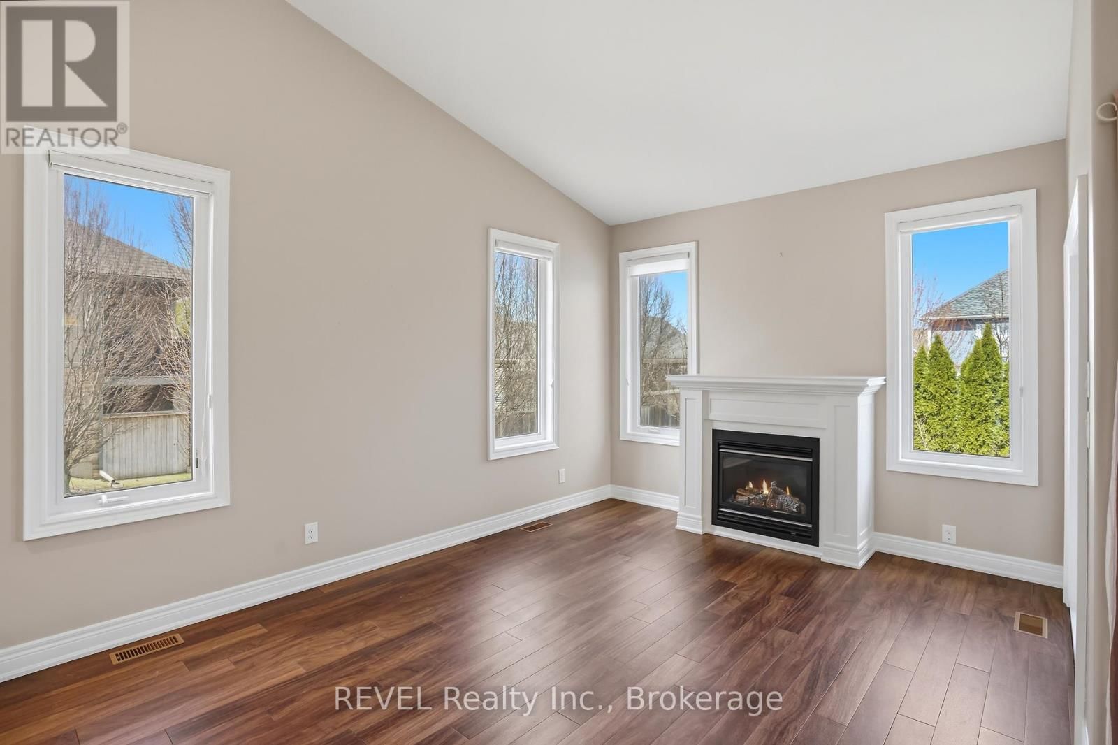 20 CRIMSON DRIVE Image 16