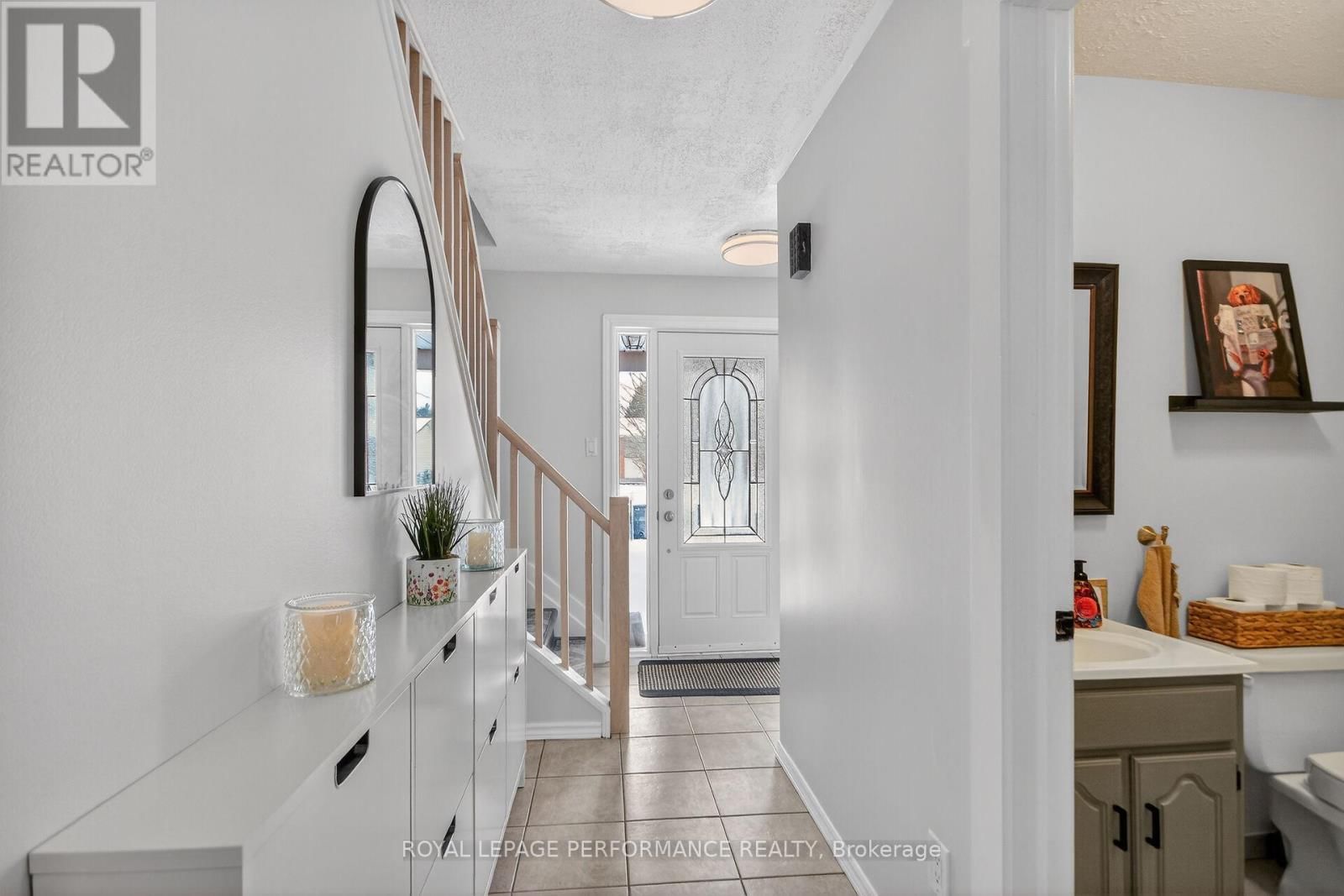 107 DUNLOP CRESCENT Image 3