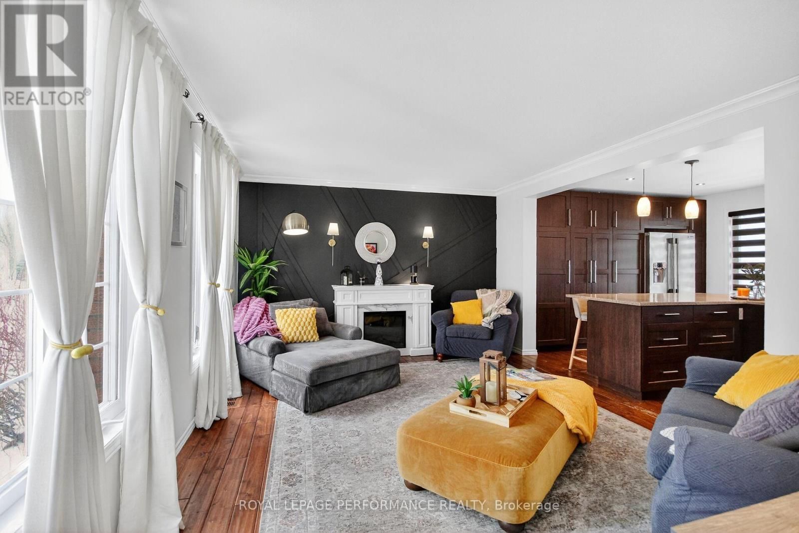 107 DUNLOP CRESCENT Image 6