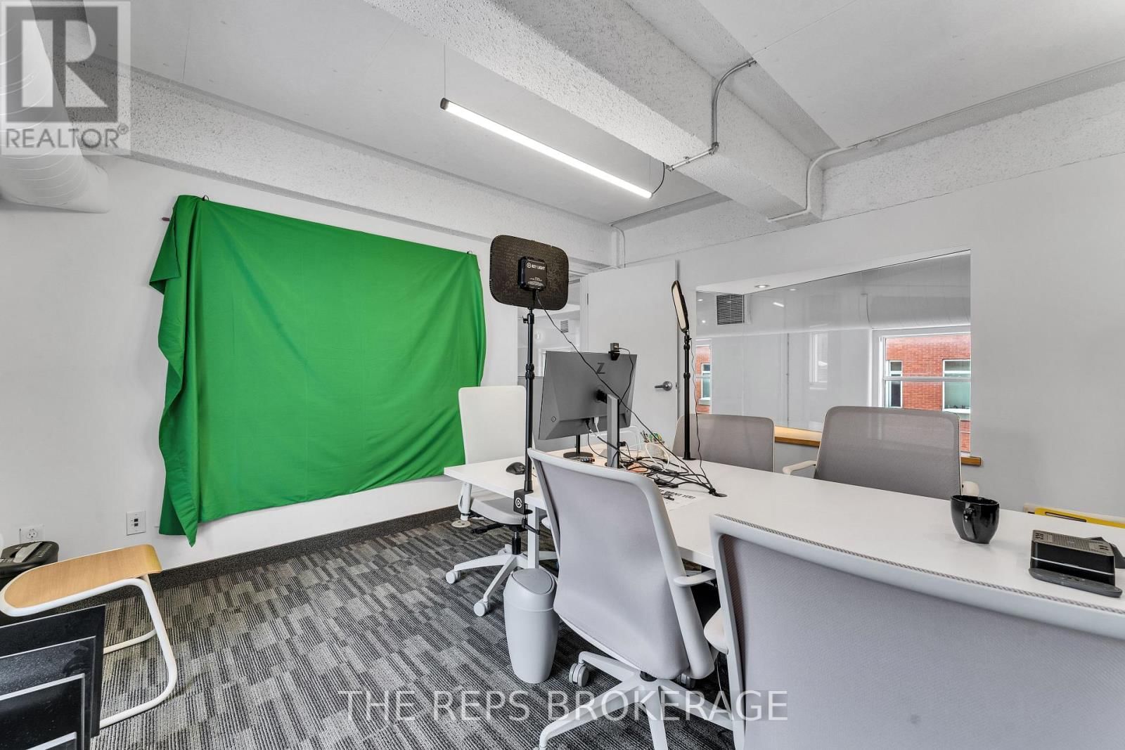 43-45 ECCLES STREET WEST Image 21