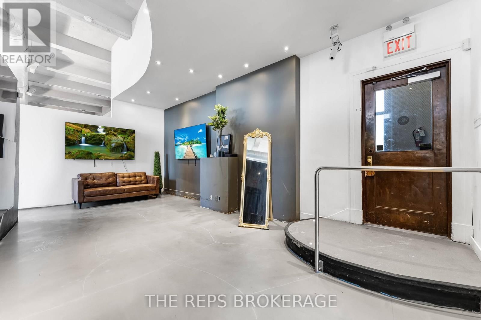 43-45 ECCLES STREET WEST Image 34