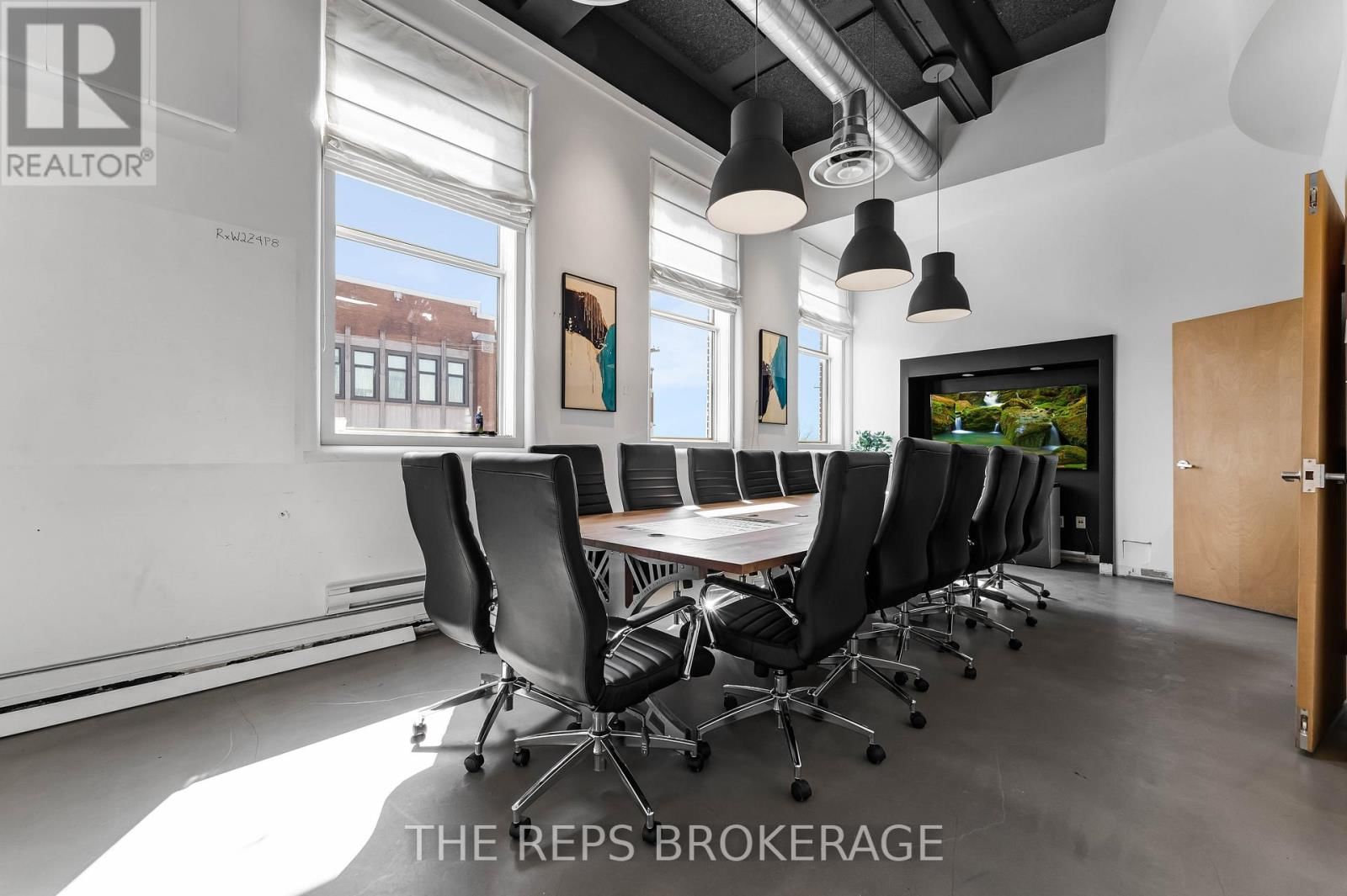 43-45 ECCLES STREET WEST Image 42