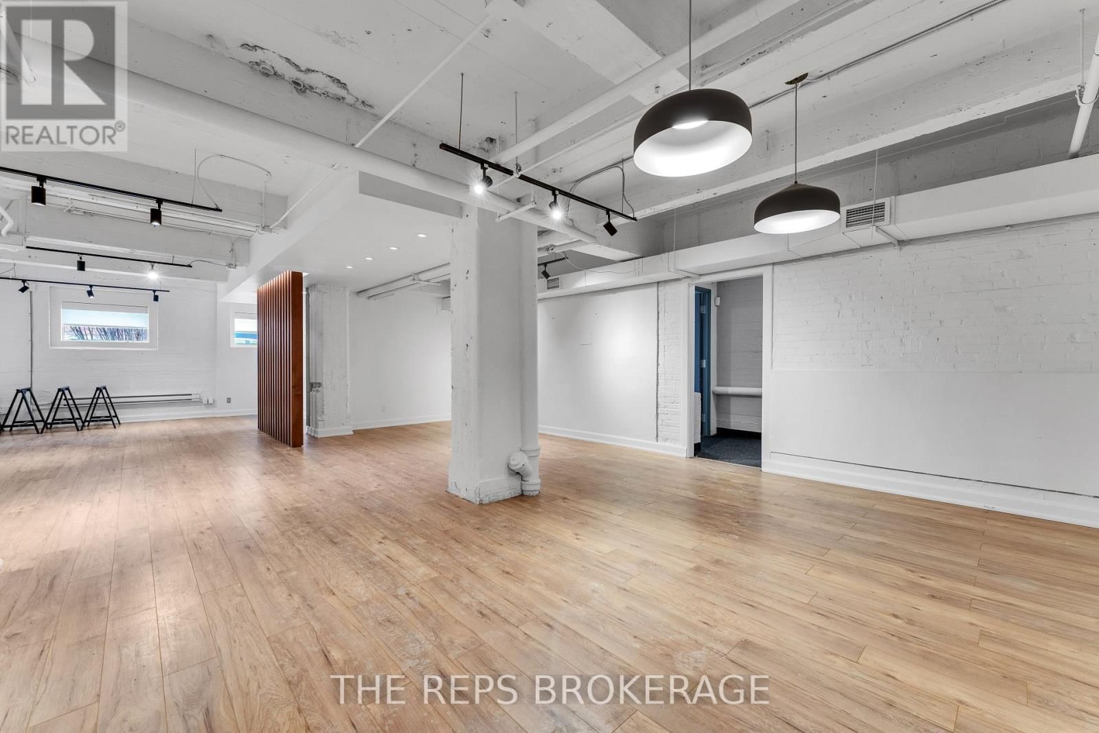 43-45 ECCLES STREET WEST Image 47